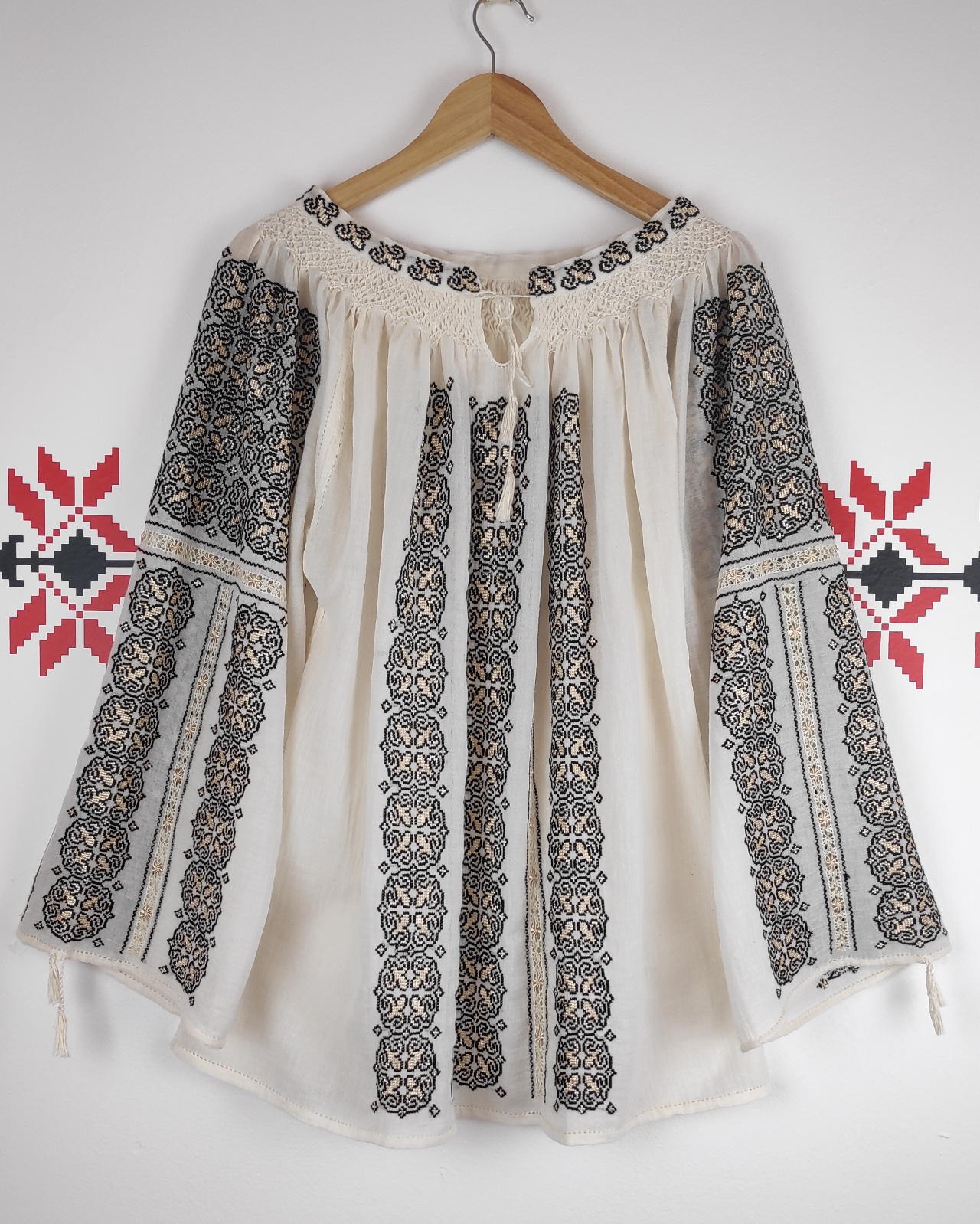 Ie_tradițională_românească_IE_72.9.13.1_p1